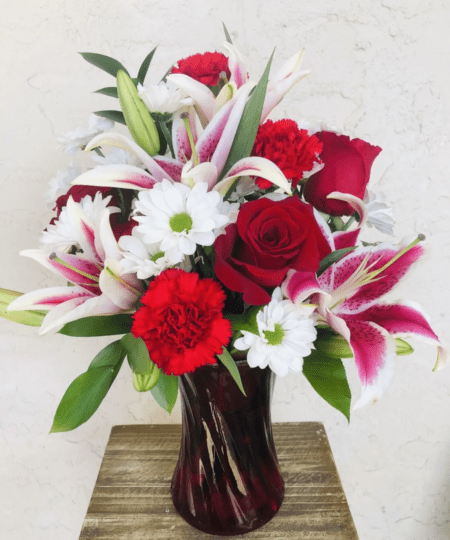 The spirit of love and romance is beautifully captured in this enchanting bouquet. It's the perfect gift for anyone you love.